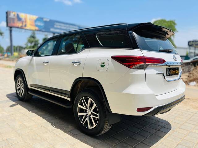 https://images10.gaadi.com/usedcar_image/4580808/original/processed_aff666de4f256117b887d3440f78f1a1.jpg?imwidth=6402