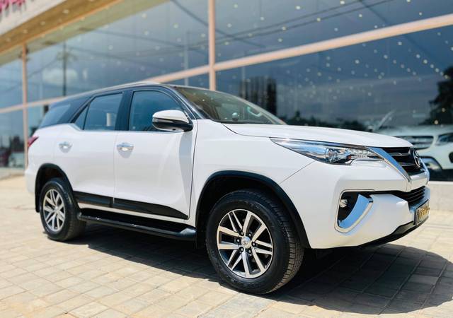 https://images10.gaadi.com/usedcar_image/4580808/original/processed_d2ef9412b6e19ac880128a5ae18832ce.jpg?imwidth=6400