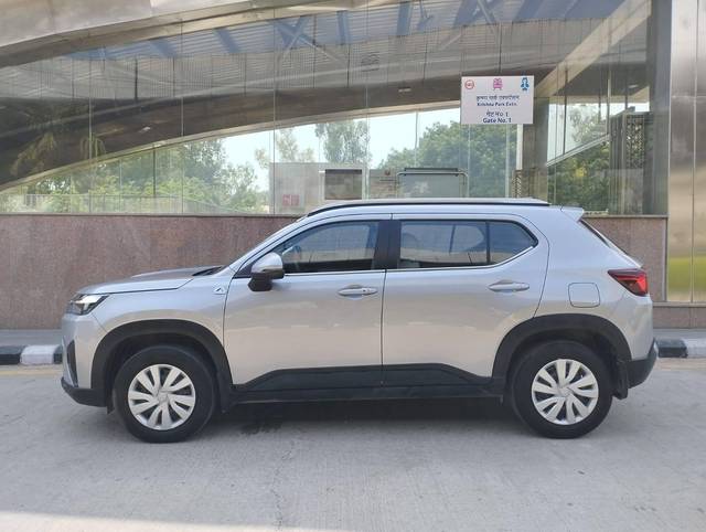 https://images10.gaadi.com/usedcar_image/4580809/original/processed_dd23a8520e0071f75393b6cebf889b5c.jpg?imwidth=6402