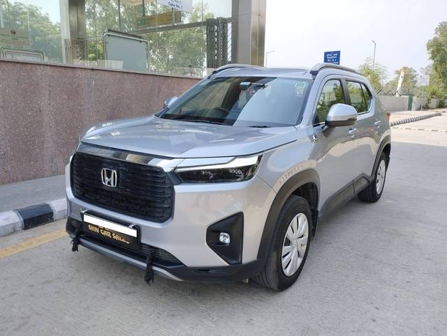 https://images10.gaadi.com/usedcar_image/4580809/original/processed_f6f6f1e69293a822da974995da4a241c.jpg?imwidth=6400