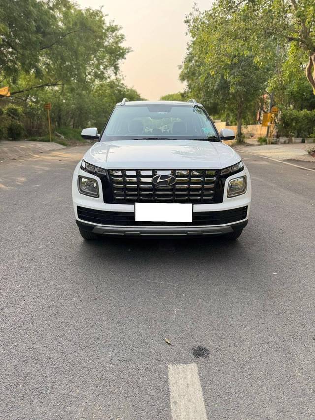 https://images10.gaadi.com/usedcar_image/4580811/original/processed_1cc60f9724d13ebe899b7a38d0ef9ba6.jpg?imwidth=6400