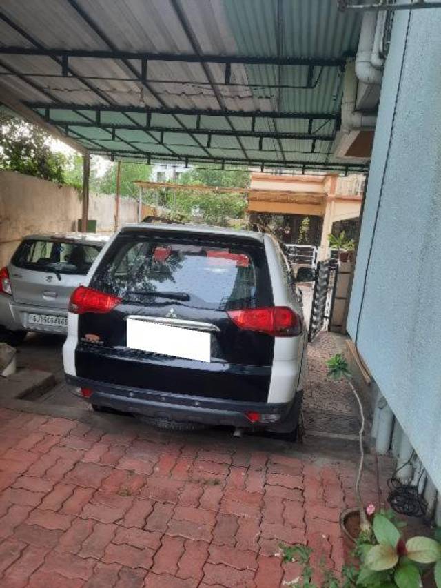 https://images10.gaadi.com/usedcar_image/4580815/original/processed_3d2ee1b1-5b05-4989-83be-0ebb1fb8b172.jpg?imwidth=6401