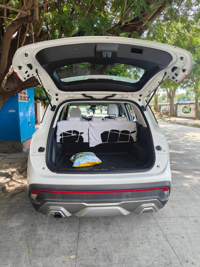 https://images10.gaadi.com/usedcar_image/4580828/original/0facf7ba4ed240709f4cf2a5ef4da84b.jpg?imwidth=6402