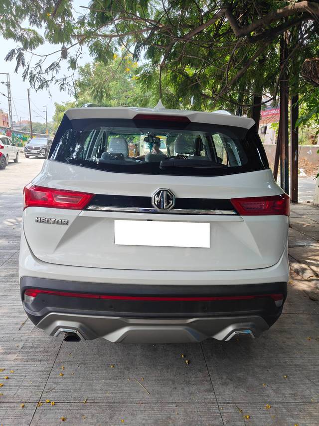 https://images10.gaadi.com/usedcar_image/4580828/original/processed_022f2ab963fd0e2785a11bd2fd01f041.jpg?imwidth=6401