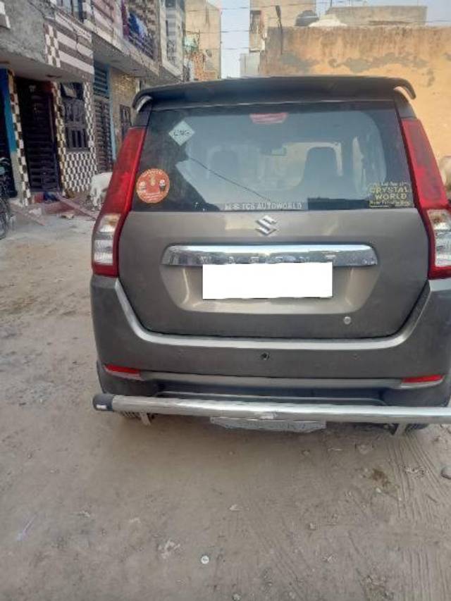 https://images10.gaadi.com/usedcar_image/4580837/original/processed_214fc682-7d21-4c03-9e93-7a456f6d81d0.jpg?imwidth=6401