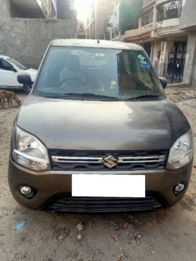 https://images10.gaadi.com/usedcar_image/4580837/original/processed_d5de2a23-15db-4f7c-90d5-864057a72186.jpg?imwidth=6400