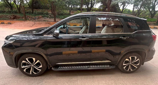 https://images10.gaadi.com/usedcar_image/4580857/original/7e5db397-306e-4536-a4c9-2eb6237e3b7c.png?imwidth=6401