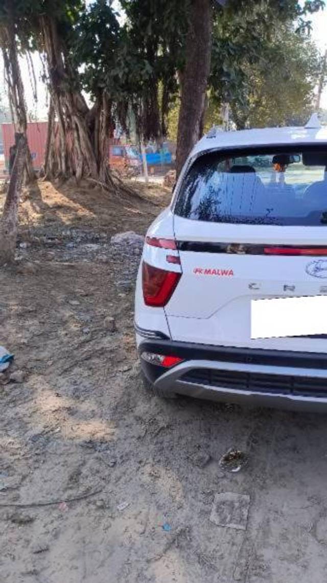 https://images10.gaadi.com/usedcar_image/4580873/original/processed_8e2fc614-1ad9-4432-b4d1-dba646e40f71.jpg?imwidth=6401