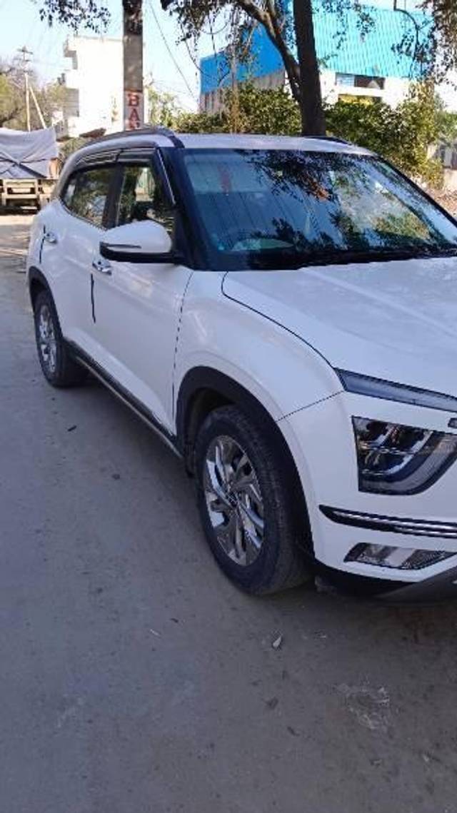 https://images10.gaadi.com/usedcar_image/4580873/original/processed_de01c143-0949-41fa-8fdf-db7fe4c6d279.jpg?imwidth=6400