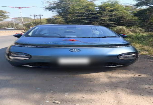 https://images10.gaadi.com/usedcar_image/4580874/original/3576bfb4-cecd-45fe-abc5-1c2244564383.?imwidth=6400