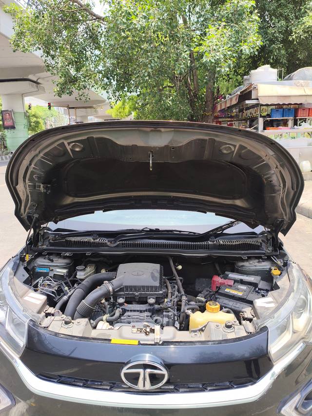 https://images10.gaadi.com/usedcar_image/4580879/original/eb32afa5e7bf53e2c946154b3e6c0dd8.jpg?imwidth=6402
