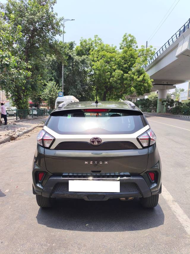 https://images10.gaadi.com/usedcar_image/4580879/original/processed_d88777aa74bb602f3d9aa63c14d19157.jpg?imwidth=6401
