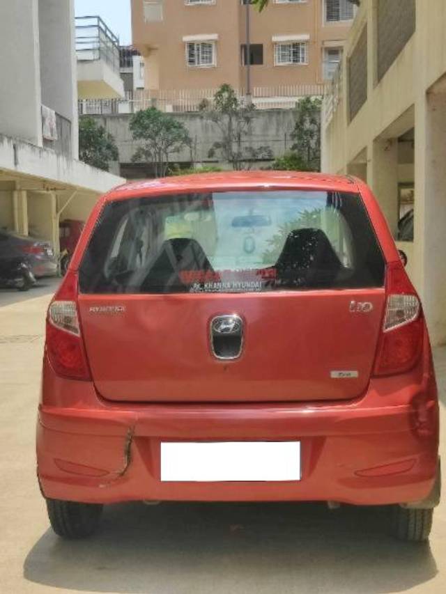 https://images10.gaadi.com/usedcar_image/4580915/original/processed_3ab14c8b-b8d5-4b90-9d0f-d3b82b932738.jpg?imwidth=6402
