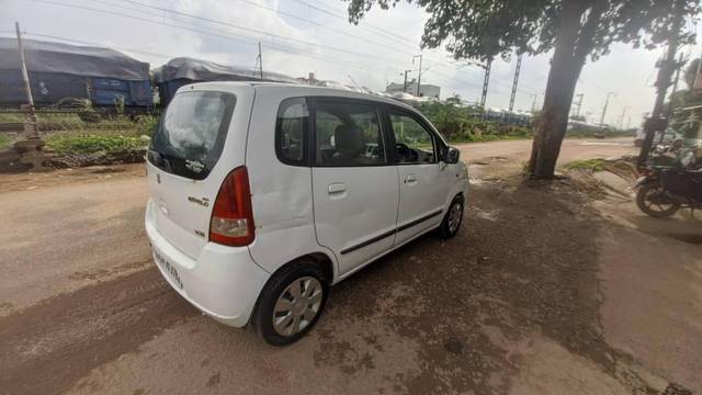 https://images10.gaadi.com/usedcar_image/4580930/original/processed_processed_83bbfe74-6ecd-40a1-bbeb-acb6f893e2f5.jpg?imwidth=6402
