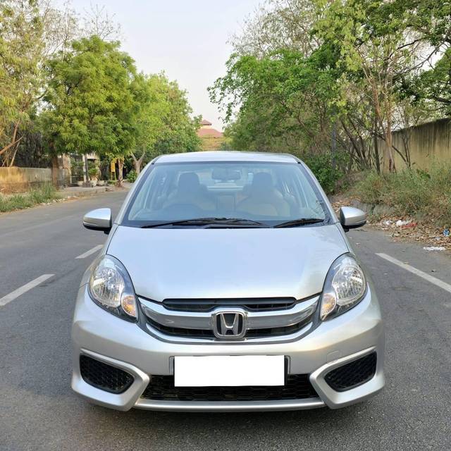 https://images10.gaadi.com/usedcar_image/4580987/original/processed_0bf2646a7e9cf581ee90632aad0de85b.jpg?imwidth=6400