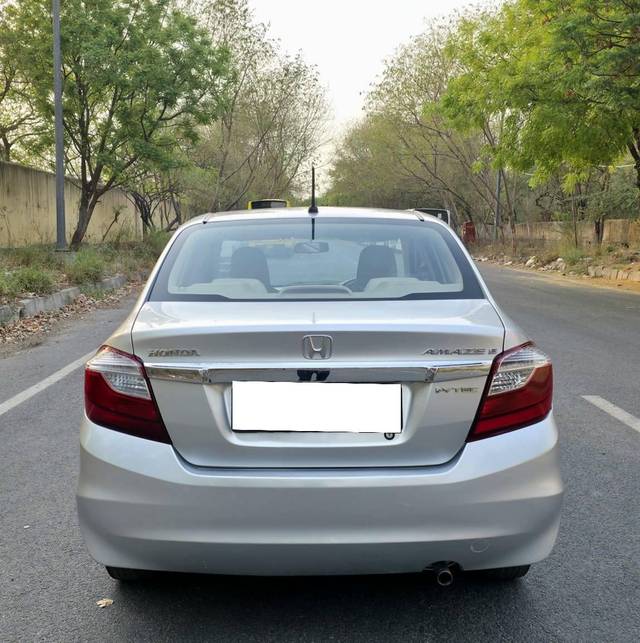 https://images10.gaadi.com/usedcar_image/4580987/original/processed_90593855910af99241ea82c3979f99e7.jpg?imwidth=6402