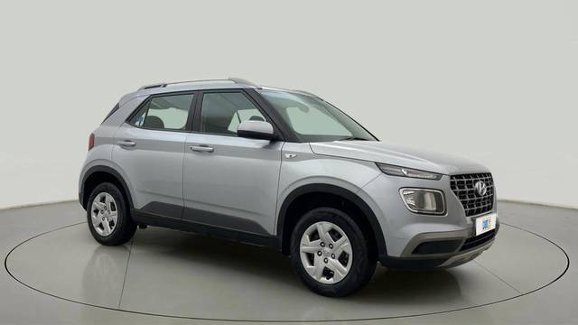 https://images10.gaadi.com/usedcar_image/4580989/original/8cb73654f9142ad672e011faf23afe7d.jpg?imwidth=6400