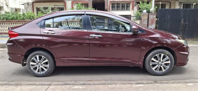 https://images10.gaadi.com/usedcar_image/4580998/original/processed_8e118fc53513435ed47506e556cac553.jpg?imwidth=6401