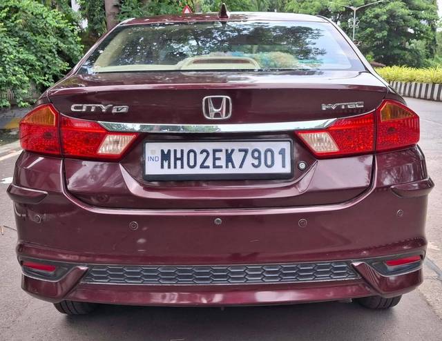 https://images10.gaadi.com/usedcar_image/4580998/original/processed_fcf31ba7932c9b9a8265e8b8faea196e.jpg?imwidth=6402
