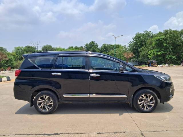 https://images10.gaadi.com/usedcar_image/4581004/original/processed_526e39d2451758ce8d5746bf26bce769.jpg?imwidth=6401