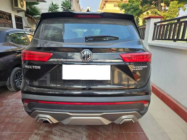 https://images10.gaadi.com/usedcar_image/4581005/original/processed_7f43aaba-d9e3-4876-9f47-3f6546da9cfd.jpg?imwidth=6402