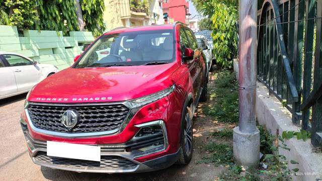 https://images10.gaadi.com/usedcar_image/4581015/original/processed_a652a8a98ac18b461a518d504af3f19b.jpg?imwidth=6402