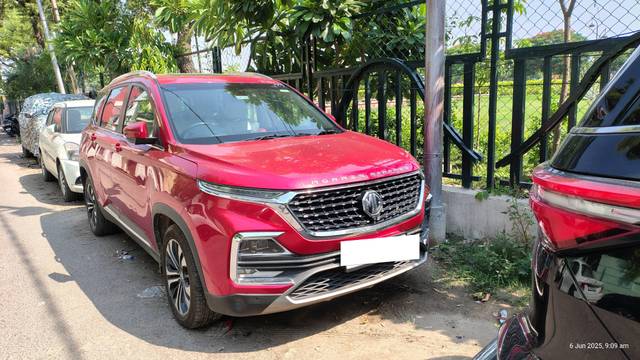 https://images10.gaadi.com/usedcar_image/4581015/original/processed_b40234c69193182b3716c5c459b21cfa.jpg?imwidth=6400