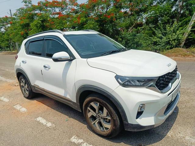 https://images10.gaadi.com/usedcar_image/4581016/original/processed_bf8be47bcc05cd8f18fdf0cae3f9a865.jpg?imwidth=6400
