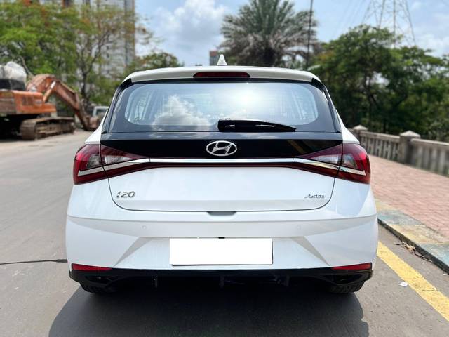 https://images10.gaadi.com/usedcar_image/4581031/original/processed_407088fc609623da8f92f5c1207659ea.jpg?imwidth=6402