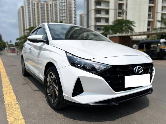 https://images10.gaadi.com/usedcar_image/4581031/original/processed_8a9cecf7dd56944840f66909ddf0b757.jpg?imwidth=6400