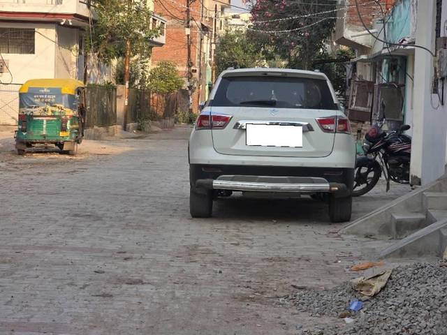 https://images10.gaadi.com/usedcar_image/4581067/original/processed_3091ae57-3a1c-457f-a937-fdee84e62025.jpg?imwidth=6401