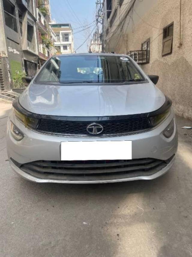 https://images10.gaadi.com/usedcar_image/4581081/original/processed_654db151-bb1d-460f-b00a-f46546e4c27b.jpg?imwidth=6400