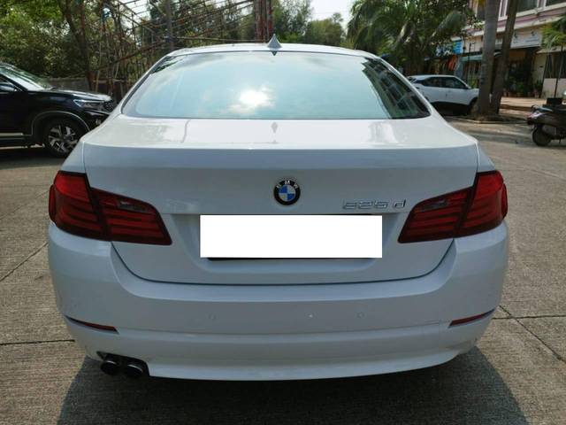 https://images10.gaadi.com/usedcar_image/4581106/original/processed_e6f8222fecf55734d377ea38f62904e3.jpg?imwidth=6401