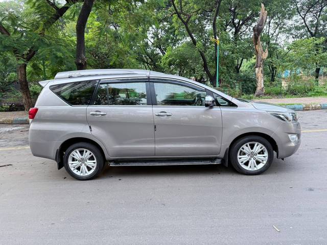 https://images10.gaadi.com/usedcar_image/4581111/original/processed_0e052701a87d34fa587f304b35c381d3.jpg?imwidth=6401