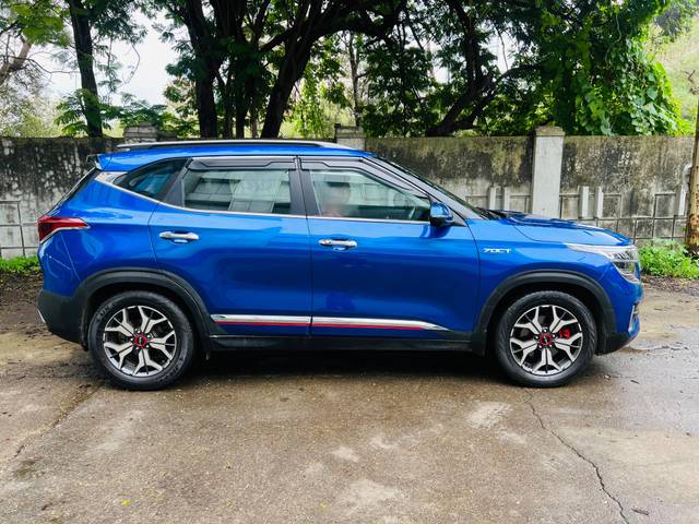 https://images10.gaadi.com/usedcar_image/4581129/original/processed_4af8ac8dbae352669b04ae763daa19ed.jpg?imwidth=6401