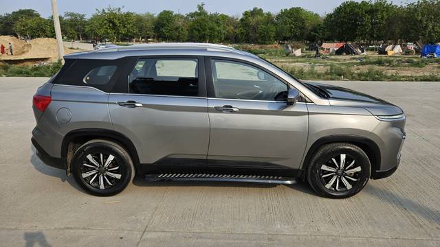 https://images10.gaadi.com/usedcar_image/4581132/original/c079646617468df6f883b8fb943cb5dc.jpg?imwidth=6401