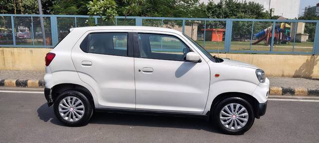 https://images10.gaadi.com/usedcar_image/4581134/original/15ef3f41173a0218ddc5b1f94283de2a.jpg?imwidth=6401