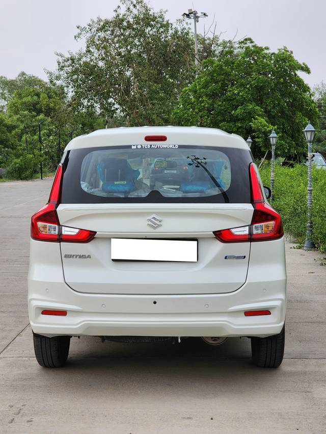 https://images10.gaadi.com/usedcar_image/4581139/original/processed_8ff7ae5e9e5b8afa5f60cd0134809ac2.jpg?imwidth=6402