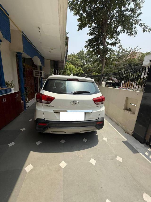https://images10.gaadi.com/usedcar_image/4581151/original/processed_processed_14930e2e-0c7d-44f6-af76-d337755e122b.jpg?imwidth=6400