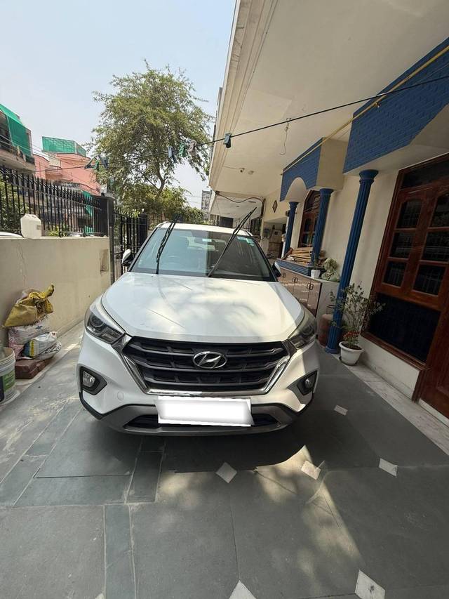 https://images10.gaadi.com/usedcar_image/4581151/original/processed_processed_eb7b2b89-9ad4-439b-af79-d2d00854f113.jpg?imwidth=6402