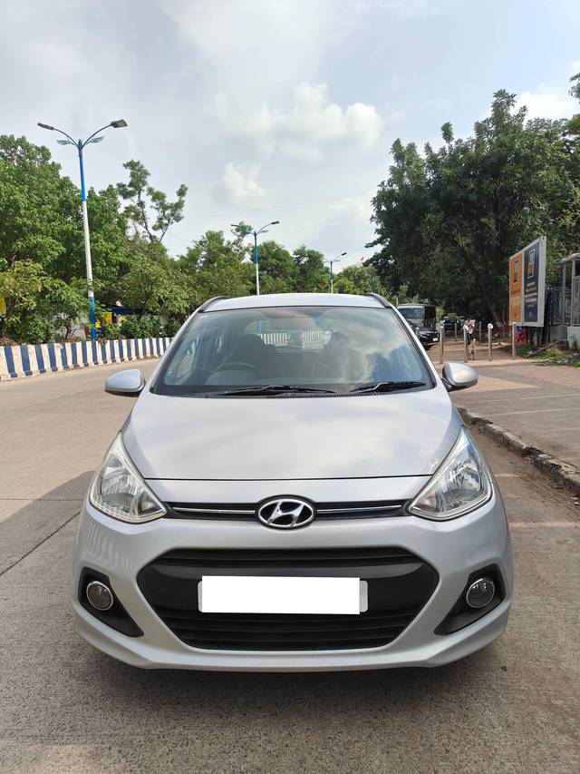 https://images10.gaadi.com/usedcar_image/4581195/original/processed_247e9c694c056e66115d8c554cba9688.jpg?imwidth=6400