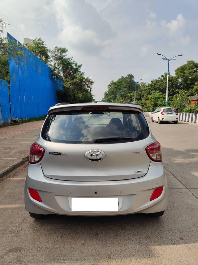https://images10.gaadi.com/usedcar_image/4581195/original/processed_59b720c4fc6bbdee46ae039b1afdf34a.jpg?imwidth=6402