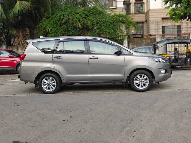 https://images10.gaadi.com/usedcar_image/4581205/original/5a1d7bec2451410f5d4e88570ee79d88.jpg?imwidth=6401