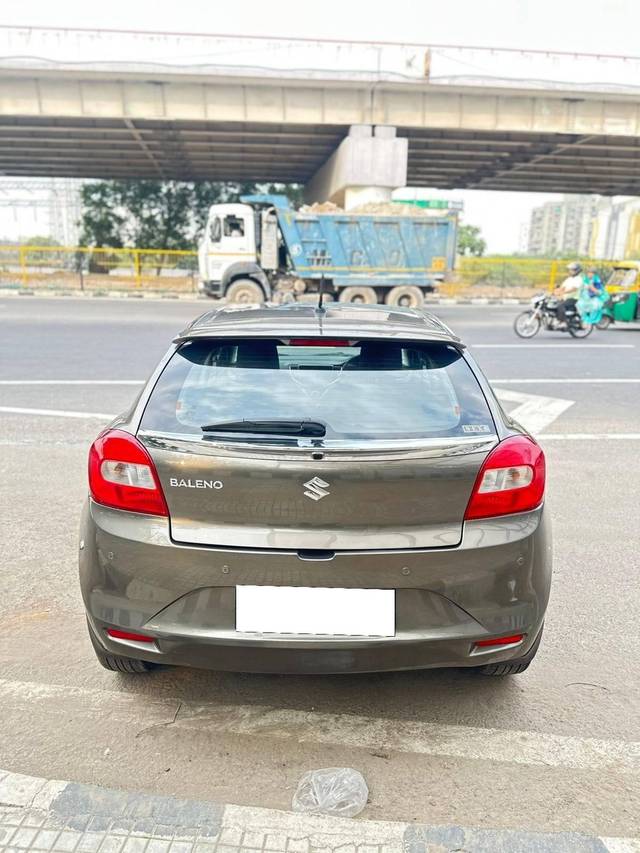 https://images10.gaadi.com/usedcar_image/4581217/original/processed_0b6fbe83b9bc6ff27be12a659d3b9761.jpg?imwidth=6402