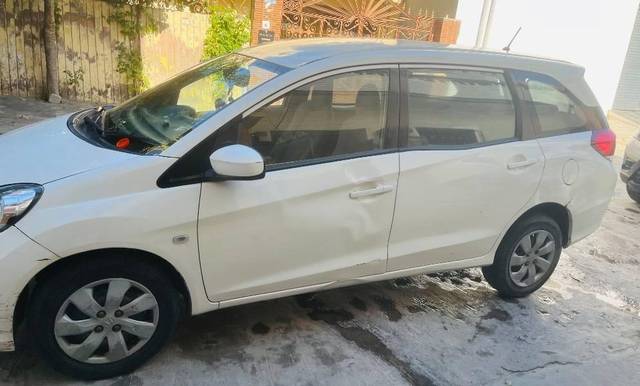 https://images10.gaadi.com/usedcar_image/4581218/original/processed_f10a37e2-b49a-4841-ae85-3bc0c2adbd9c.jpeg?imwidth=6400