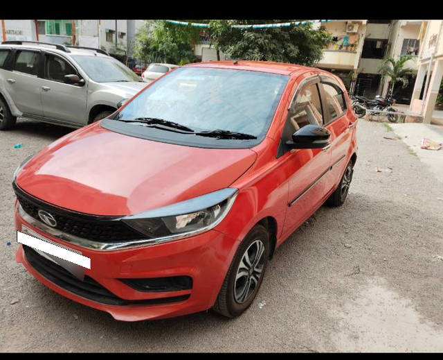 https://images10.gaadi.com/usedcar_image/4581227/original/processed_5a382448-f239-453d-8b8a-a24f6f82aee4.png?imwidth=6400