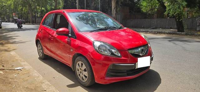 https://images10.gaadi.com/usedcar_image/4581257/original/processed_processed_9405fd96-a480-41cb-920d-d8dc3ce6566a.jpg?imwidth=6400