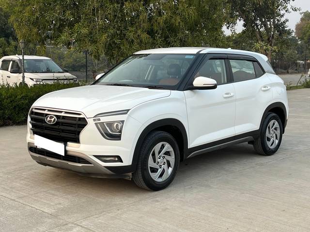https://images10.gaadi.com/usedcar_image/4581288/original/processed_9317f87bfecbbd27dc6b79362050f857.jpg?imwidth=6400