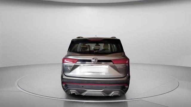 https://images10.gaadi.com/usedcar_image/4581295/original/processed_848b974d-97d4-4d6f-a0d8-966de9f3623e.jpg?imwidth=6402