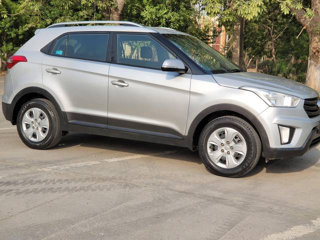 https://images10.gaadi.com/usedcar_image/4581323/original/processed_c048dfa222288c9ec776da3f5e07701c.jpg?imwidth=6401